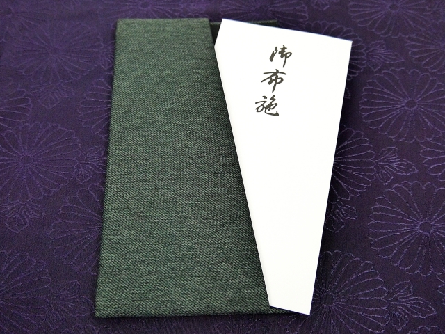 葬式でお坊さんの手配をお考えの方へ！ お布施の書き方をご紹介します